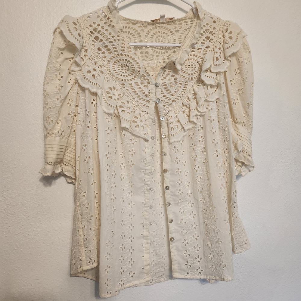 Eyelet Love the Label Top Size XL